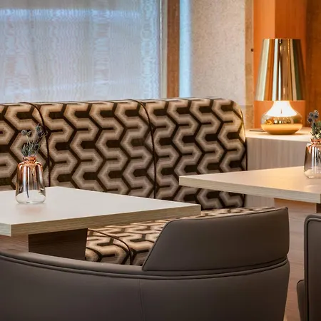 Hotell Ac Palacio Universal By Marriott 4*