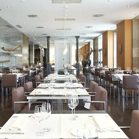 Hotell Ac Palacio Universal By Marriott