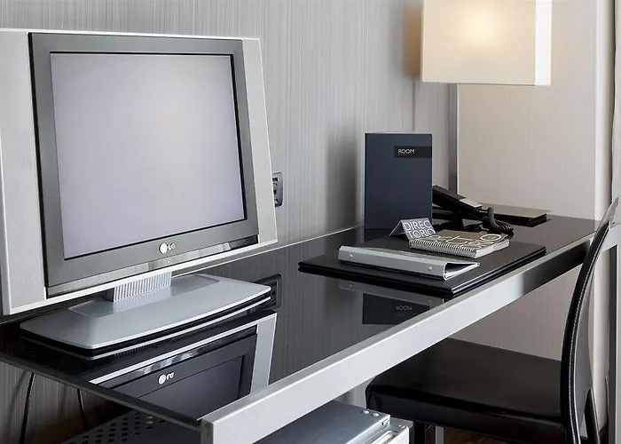 Ac Palacio Universal By Marriott Виго